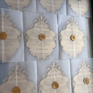 invitatie de nunta din plexiglas auriu