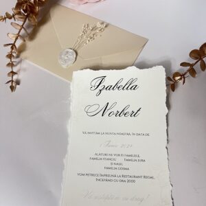 Invitatie cu margini neregulate hartie texturata flori sigiliu