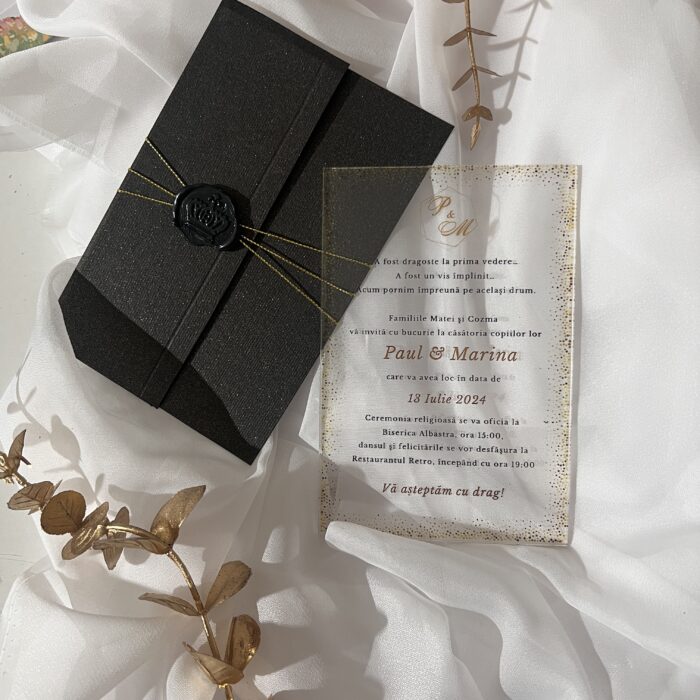 invitatie din plexiglas cu coperta neagra si sigiliu de ceara